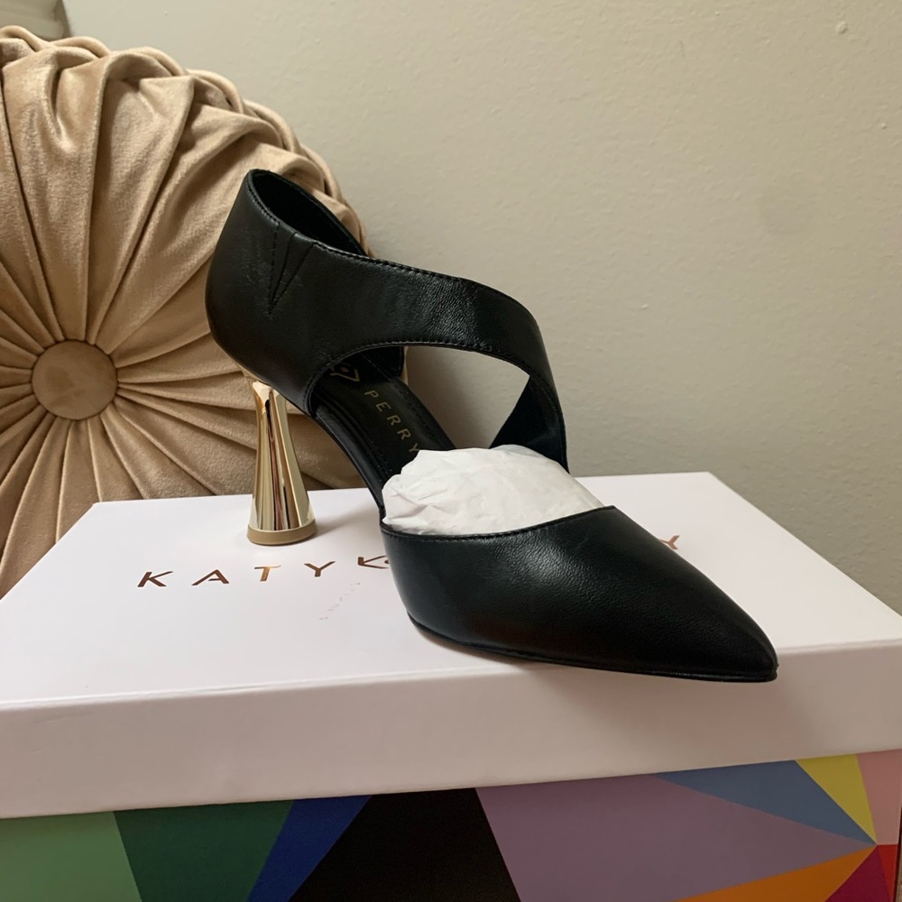 Katy Perry black leather pumps